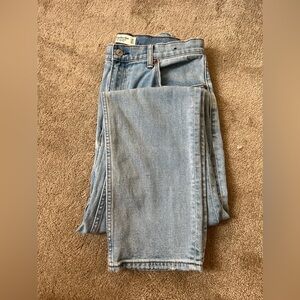 ABERCROMBIE CURVE LOVE 90s SLIM STRAIGHT ULTRA HIGH RISE JEANS